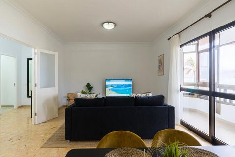 Casa vacanze fronte mare di 179 mq a Las Palmas de Gran Canaria, sulla spiaggia di Las Canteras. Gestito da Canariasgetaway, visita il nostro sito web per essere informato sulle ultime novità, offerte, recensioni dei viaggiatori ed esperienze in offe...