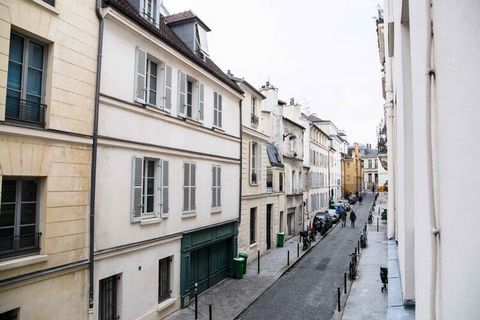 Bel appartement de 34 mètres carrés situé dans le 5ème arrondissement de Paris. ArrayLe logement est composé de 1 chambre, 1 salle de bain et peut accueillir jusqu'à 2 personnes. Il est idéalement placé à proximité du Panthéon et du Jardin du Luxembo...