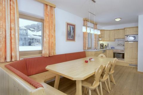 Cette maisonnette (env. 110m2) se trouve à la limite du Salzburgerland et du Tyrol dans le petit village de Wald (commune Wald-Königsleiten). Vous accéderez à la maisonnette depuis la garage par une entrée privée. L'ensemble et spacieux et a un vérit...