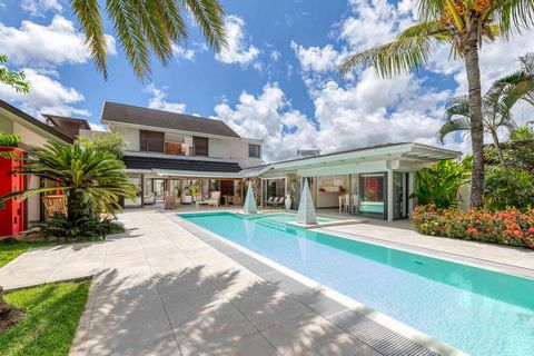 Reference: MU1085CDLCR Accessibility: Mauritians & Foreigners Location: Grand Bay, Mauritius Category: Resale Status: Perfect condition, ready to move in Type: RES Villa Description 3 bedrooms villa 3 bathrooms Living / dining room Kitchen Office Ter...