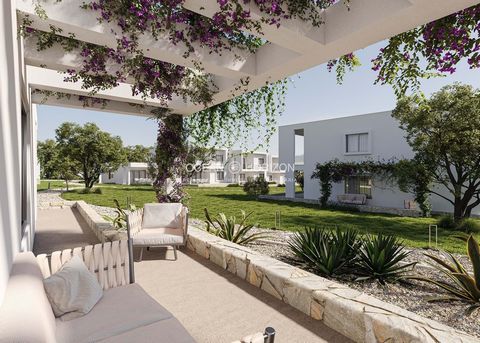 Im Herzen des charmanten Ortes Carvoeiro an der Westküste der Algarve befindet sich das exklusive Primelife Resort, nur 750 Meter vom klippenumgebenen Strand entfernt. Hier genießen Sie nicht nur entspannte Strandtage, sondern auch die Nähe zum lebha...