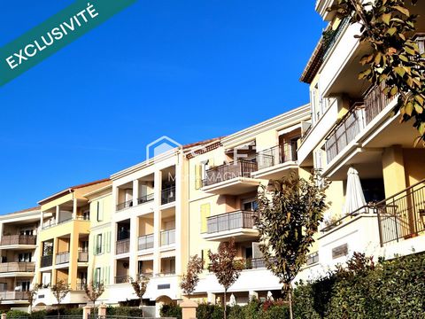 Bel appartement T4 de 83m2 avec terrasse 11 m2 et cave ( garage possible en sus) - centre ville de COGOLIN, commerces école et bus à pied