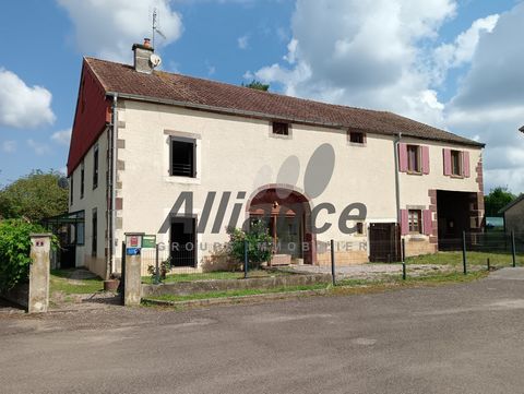 EXCLUSIVITÉ ALLIANCE : A seulement 5 minutes de Luxeuil-les-Bains, Découvrez cette ancienne ferme bien située qui offre une surface habitable de 130 m2 bien distribuée et se compose : D'une cuisine, un grand salon ouvert sur salle à manger lumineuse ...