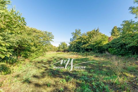 Terrain constructible 1200 m² à pied du centre