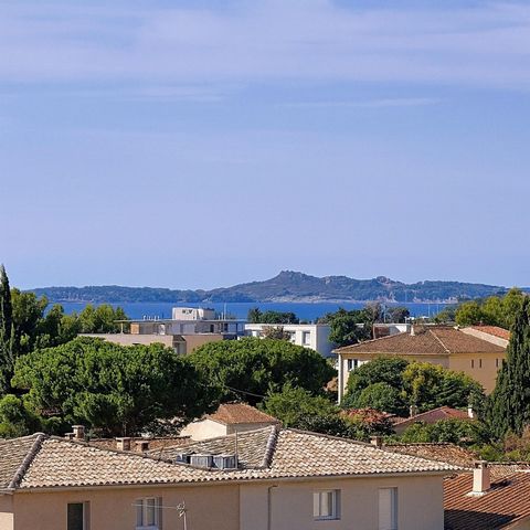Appartement T2 – Vue dégagée avec aperçu mer – Sanary-sur-Mer