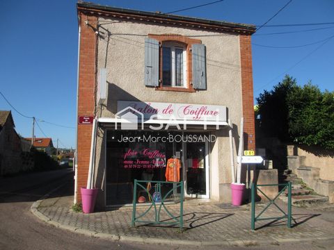 COUBLANC à 10Mns de CHAUFFAILLES, CHARLIEU, COURS, la retraite s 'approchant je vous propose ce salon de coiffure situé à Cadolon avec une belle activité commerciale, comprenant un magasin d' environ 50M², une pièce à l' arrière, une buanderie.Exposé...