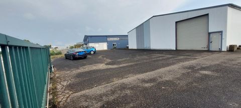 Local artisanal, commercial ou dépôt 400 m²