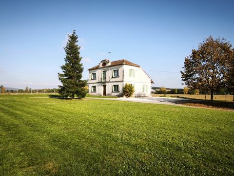 Exclusivité  Propriété de caractère à fort potentiel, sur parcelle de 7 042 m²