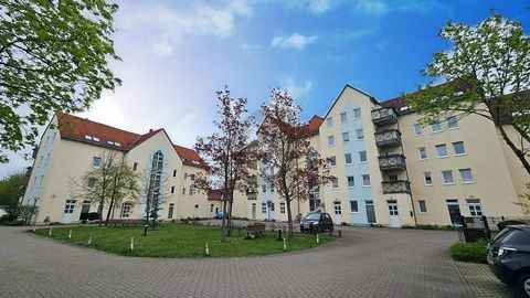Die gemütliche 1,5-Zimmer-Etagenwohnung in Schönebeck (Elbe) ist ideal für Senioren, die sich nach einem barrierefreien Zuhause sehnen. Mit einem Balkon, einem Aufzug und einer guten Infrastruktur bietet sie alles, was das Herz begehrt. Die zentrale ...
