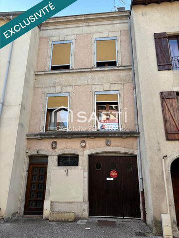 Maison de ville 126 m2 habitables pouvant être divisée en appartements avec un garage, une cave et un grenier aménageable