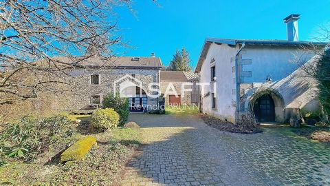 Maison en pierres, dépendances et gîte possible