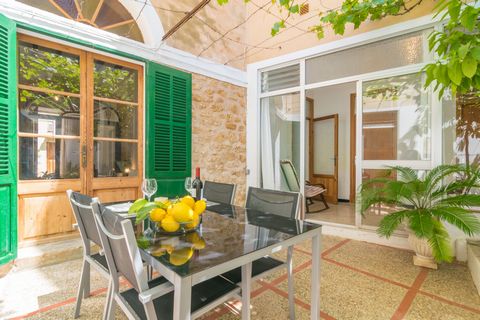 Discover one of the most beautiful villages on the island in this picturesque house, for 3 people, in the centre of Alcudia. A beautiful interior patio, with an outdoor dining table and also a well, invites to relax and to enjoy of lunches and dinner...