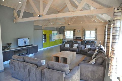 Located in La Roche-en-Ardenne, this 5-bedroom holiday home is perfcet for many families or large groups. With a capacity of 12 guests, this home is an ideal choice for nature lovers, as it is surrounded by greenery. With a sauna to warm up and rejuv...