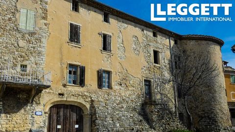 A19356DMG26 - Dans un village provençal typique à 15 mn de NYONS, partie à restaurer d'un château divisé en trois habitations. 4 niveaux pour environ 400 m2 de surface aménageable avec plusieurs entrées. Charme et authenticité avec sa tour, ses pièce...