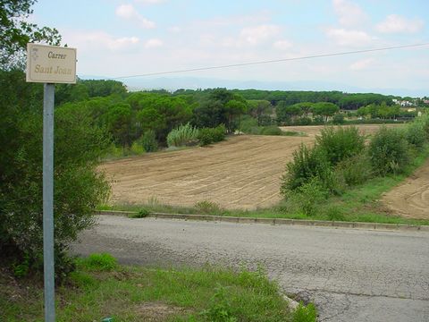 Excellent Plot of land for sale in Girona Spain Esales Property ID: es5553277 Property Location Carrer Sant Joan 2-4 Girona Maçanet de la Selva 17412 Spain Property Details Here we present an excellent plot of land in one of Spain,s most sought after...