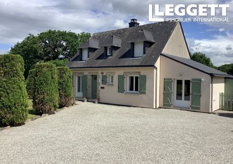 A20218SSM56 - A spacious and comfortable property situated on the edge of a pretty Breton village. The ground floor of the property has a spacious and comfortable open plan living and dining room with a superbly fully equiped kitchen off to one side....