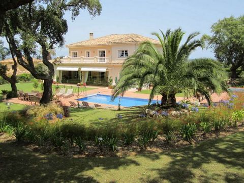 Frontline golf villa – San Roque Club Stunning villa located in the prestigious urbanisation San Roque Club. Located on the first hole of the “Old Course”, this property offers beautiful views to the East over the “New course” and towards the sea, as...