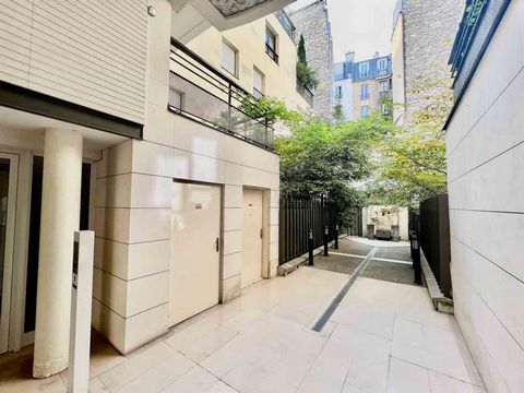 Appartement Modernisé avec Balcon dans le 15e Arrondissement