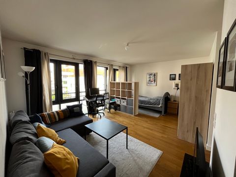 A big studio, with furnitire, next to the metro line 12. The commerces, restaurants, gyms in the neighbourhood. Under rental for 6 months, décembre 2023 - june 2024. A complete documentation necessary for renting.