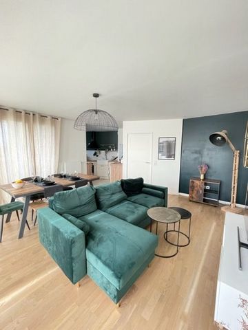 Superb 72m2 T3 apartment in Clamart, close to the tramway and less than 20 minutes from Paris by public transport. 2 beautifully decorated bedrooms with a queen-size bed, a comfortable sofa bed and a desk, a fully equipped kitchen, a large bathroom a...