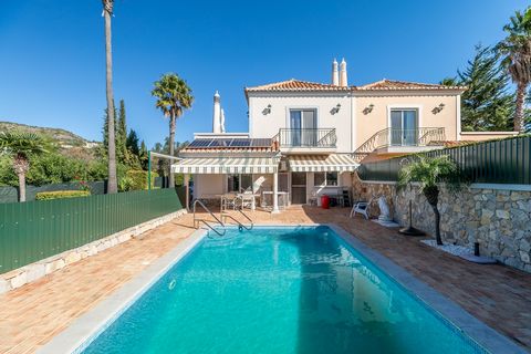 This well presented South facing villa is situated within walking distance from the centre of the village of Santa Barbara De Nexe in a very peaceful location. Having been recently upgraded, this house comprises an entrance hall leading to a new high...