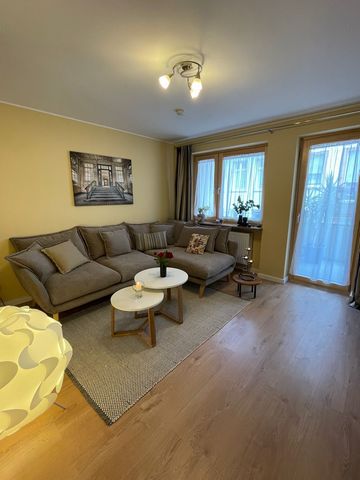 This property is a completely renovated apartment on the 1st floor of a well-kept 3-family house. The apartment impresses among other things by its perfect location in the middle of the squares. It is located in the western part of Oberstadt - in the...