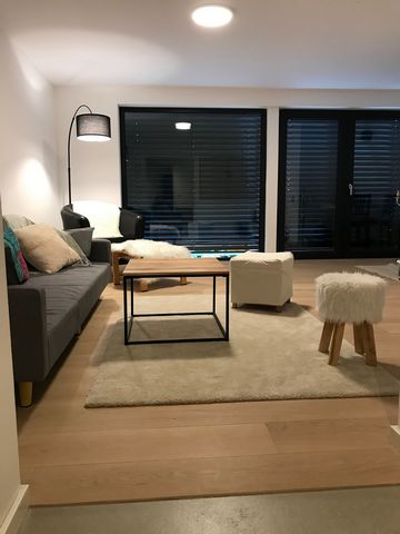 Exclusive and modern furnished apartment in Klein-Winternheim - only 7 km from Mainz and 30 km to Frankfurt airport. The apartment is very modern furnished and fully equipped. The modernization / renovation has been completed in 2023. A high-quality ...