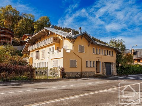 In a sunny and calm location just a stone’s throw from the centre of Morzine, this garden-level apartment is one of only five in the residence ‘Les Berberis’, a charming original Savoyard building. The apartment, with its little courtyard-style indep...