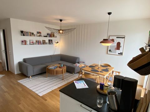 Newly built luxurious appartment building located in Frankfurt West/Bockenheim, minutes away from the Frankfurt Fair and Frankfurt Westend's nice restaurants. Easy to reach by train and car. Low energy consumption (24,9Kwh/sqm, A+), floor heating (ha...