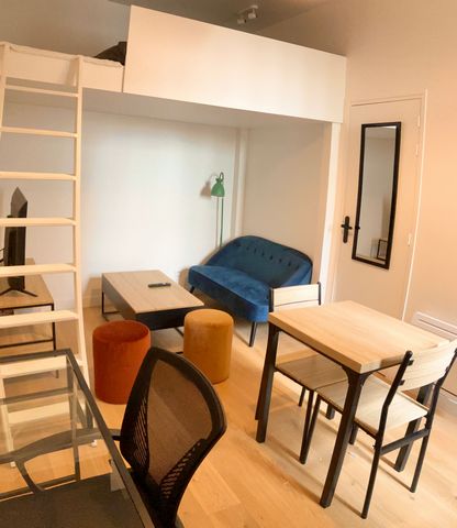 Pleasant optimized studio with modern equipment: fiber internet, 4K screen, prime video, etc. in secure building overlooking a quiet courtyard. Located at the heart of Paris next to Sentier and close to Châtelet, at the corner of rue Montorgueil and ...