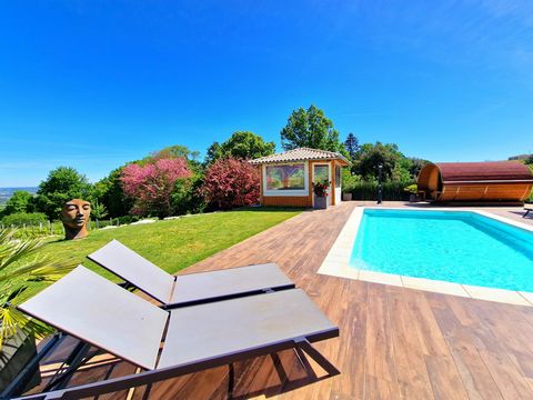 This immaculate property offers stunning views over the Bergerac vineyards and is located on a no-through road for perfect peace and tranquillity. A very sociable house with open plan living and dining areas with double glazed doors leading you to th...