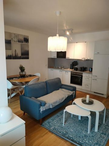 The high-quality furnished new-build flat for first-time occupancy leaves nothing to be desired! The flat is bright, well laid out, has a balcony (loggia), a fully equipped Nobilia kitchen with dishwasher, multi-layer parquet flooring with underfloor...