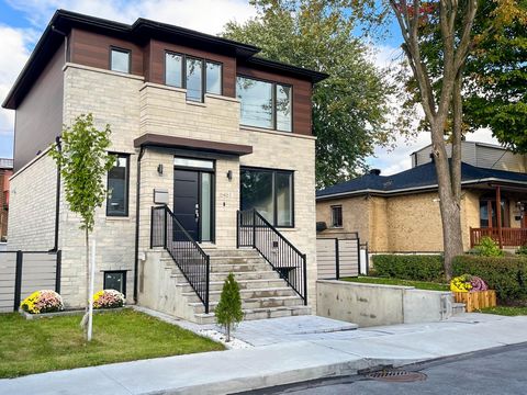 Magnificent modern turnkey house located in Anjou. Built in 2023 and located in a peaceful and highly sought-after residential area, this house is strategically located close to all services and amenities. Composed of 5 bedrooms, 2 bathrooms, 1 powde...