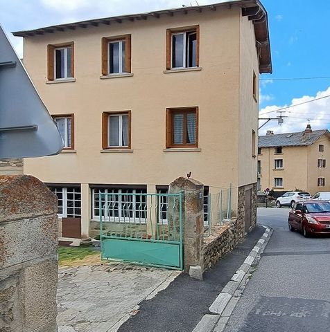 Dpt Pyrénées Orientales (66), à vendre SAINT PIERRE DELS FORCATS immeuble