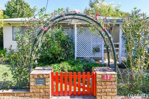 This lovely family home right in the centre of town would suit first home owner, down-sizer or investor and features ... • Easy 5 minute stroll to 2 locals shops, and a few extra minutes to the CBD • Located in a quiet street in a good neighbour hood...