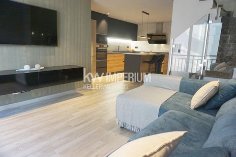 Welcome home to new townhome with terrace and parking in the city center of Reus. This is a fully renovated house just a few steps away from Gaudi Hotel. ~~In this 3-story house with terrace, the day area and night area are separated perfectly. Upon ...