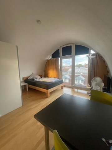 This apartment is a studio designed for up to two people. It is located on the 5th floor. The elevator goes up to the 4th floor, from there you can reach the 5th floor via a staircase. The apartment is only a few minutes' walk from the Postgalerie/Eu...