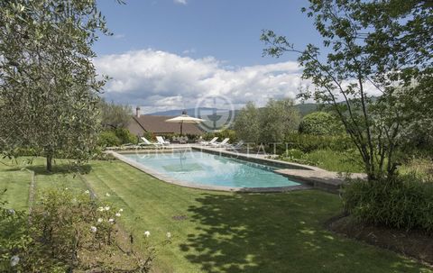 The property is composed of the main villa of approximately 325 square metres and the dependance of approximately 270 square metres that are developed adapting to the hilly morphology of the land, both with possibly private access and gardens on diff...
