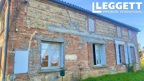 A26155SNM82 - Fantastic renovation project for those wanting a large character home with a significant plot of land in a rural setting on the outskirts of a thriving market town. St-Nicolas-de-la-Grave is a commune situated close to the confluence of...