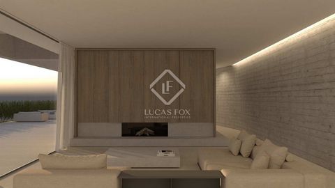 Lucas Fox presenta en exclusiva esta fantástica villa unifamiliar de dos plantas, con un lujoso y exclusivo diseño. Presenta una entrada en la primera planta, que incluye el dormitorio de invitados, el aparcamiento, la despensa y la sala de máquinas....