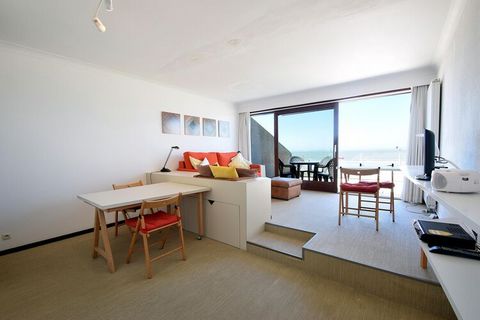 Stay in this beautiful studio on the second floor of a luxury residence at the end of the ZEEDIJK of De Haan, near the water sports club. On the large terrace, you can enjoy the unique view of the sea and dunes. This studio is an excellent choice for...