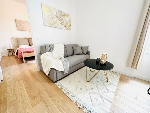 Looking for a convenient and well-located accommodation in Paris for a duration of 1 to 12 months? We offer you a charming apartment of 41m² (441 ft2) located at 27 rue Didot, in the 14th arrondissement of Paris. Ideal for those seeking a functional ...
