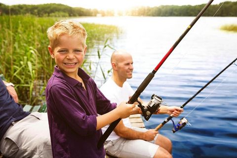 Enfants bienvenus ! Parc de vacances familial au milieu du paysage enchanteur de forêts et de lacs de la petite région des lacs du Mecklembourg - directement sur le lac Granzow, à mi-chemin entre Berlin et la mer Baltique. Le lac est relié à la 