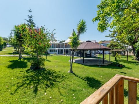 Nestled in a small Alentejan village, this space was carefully designed by a couple 20 years ago to organize weddings. It can accommodate up to 600 people for all types of family or tourist events. And despite its size, the atmosphere is friendly and...