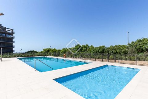 Exceptional new build 2023 four-bedroom apartment with a terrace with sea views for rent in Esplugues. It is rented unfurnished. The brightness and tranquillity of its all exterior rooms stand out. In addition, the apartment offers exclusive amenitie...