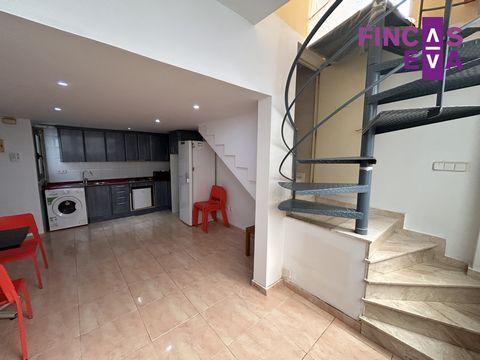  **Exclusivo Piso a la Venta en el Corazón de Sants**Fincas Eva presenta este encantador piso de 68m2 construidos y 58m2 útiles, situado en una ubicación muy tranquila e inigualable en la histórica ciudad de Barcelona, al lado del mercado de Sants. E...