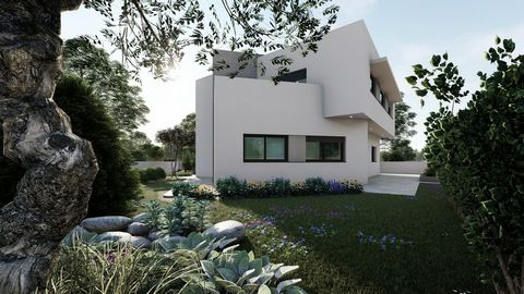 Kom en bekijk deze uitstekende villa met 5 slaapkamers, in aanbouw, gelegen in Charneca da Caparica en gelegen op een perceel van 420 m2, met een implantatieoppervlakte van 118 m2. Deze villa bestaat uit 2 verdiepingen, met een totaal van 205 m2 en h...