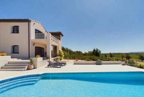 A rare find, in a truly special position with direct access to the Canal du Midi - a UNESCO World Heritage Site. This modern home boasts luxury finishing throughout, exceptional views and easy maintenance over 2 floors. The property has been designed...