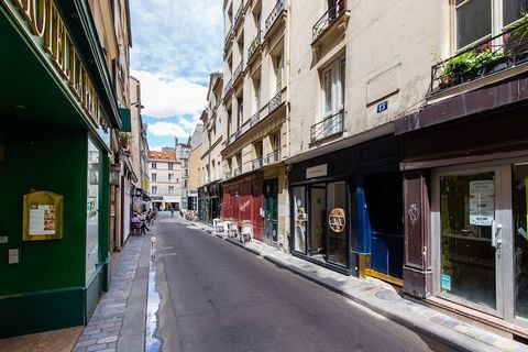 Checkmyguest vi offre questo delizioso appartamento di 42 m2 nel cuore del 6° arrondissement di Parigi, nel ricercato quartiere Odéon. Con le sue tre accoglienti camere da letto e i comfort moderni, questa superba sistemazione promette un'esperienza ...