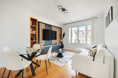 Checkmyguest vous propose un appartement moderne de 45 m² niché dans le quartier résidentiel haut de gamme de Saint-Mandé, à deux pas du Bois de Vincennes et du Parc Zoologique de Paris. Cette oasis de confort dispose d'une chambre cosy et lumineuse,...